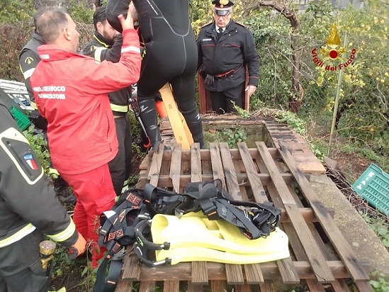 Santa Venerina Recuperato Il Corpo Senza Vita Di Un Uomo All Interno